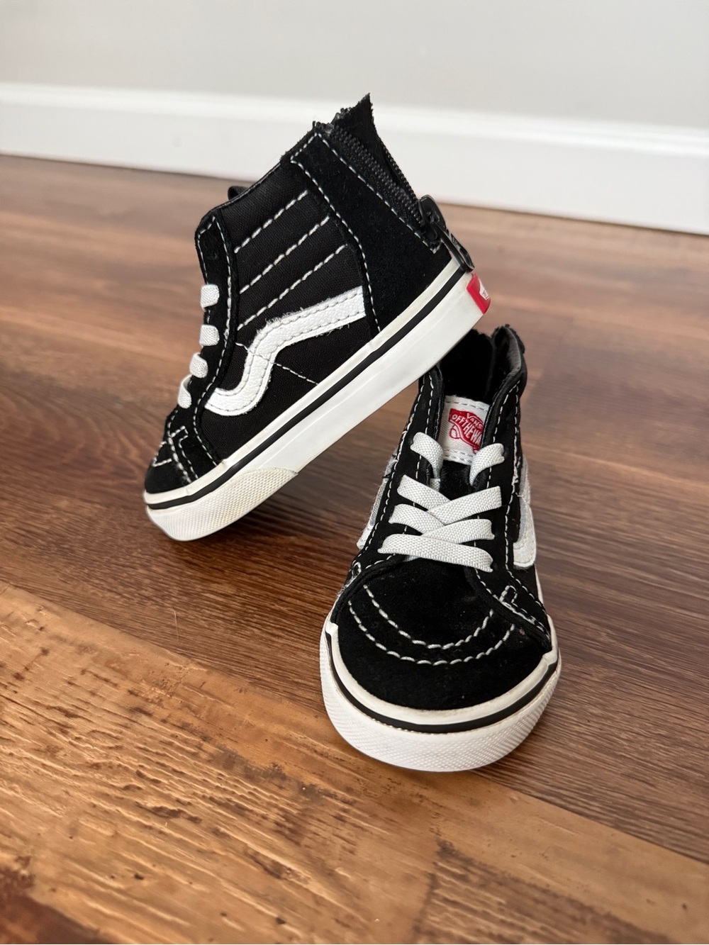 Toddler Black High-Top Vans - size 5